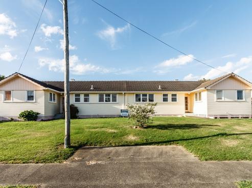 6 Kittyhawk Row, Bulls