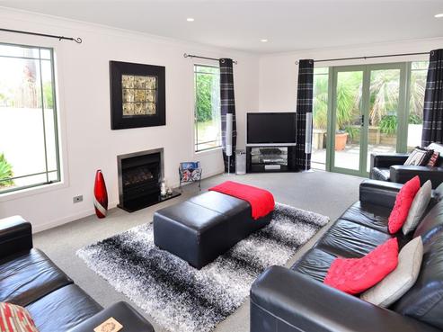 27 Voyager Drive, Gulf Harbour