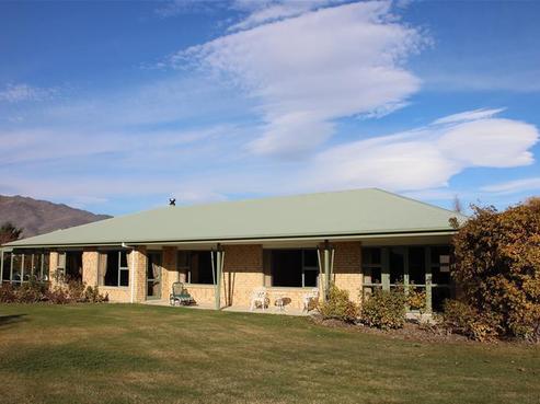 16 Roberts Drive, Cromwell