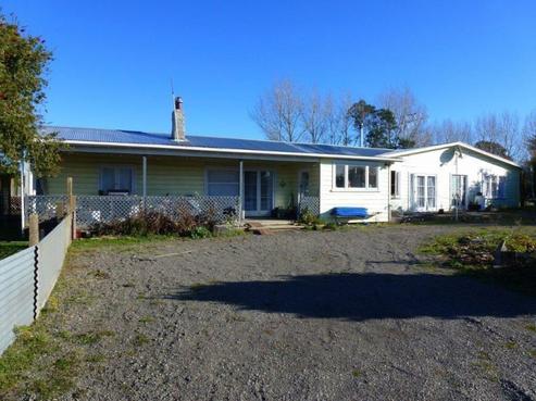 11 Lake Street, Takapau