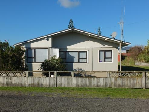 9 Huia Street, Foxton Beach