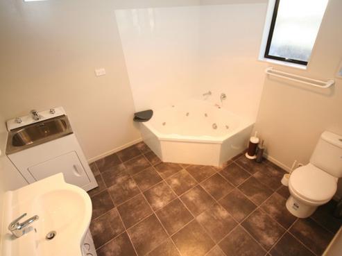 6/16 Ruihi Street, Victoria