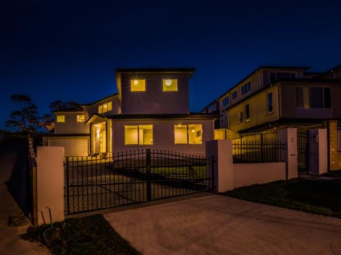 7 Golden Morning Drive, Albany Heights