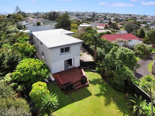 2/66 Cockayne Crescent, Sunnynook