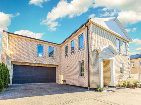 61C Fields Parade, Oteha