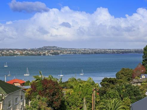 2/18 Mariposa Crescent, Birkenhead
