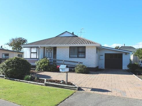 12 Feary Crescent, Takaka