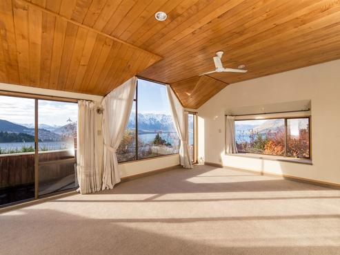 22B Avalon Crescent, Fernhill/Sunshine Bay