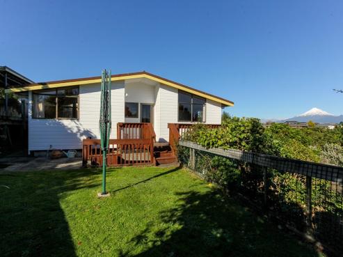 11B Longview Drive, Merrilands
