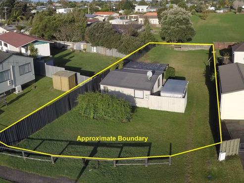 100B The Drive, Whangamata