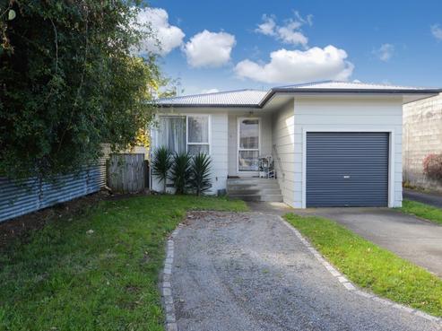803A Lane Street, Mahora