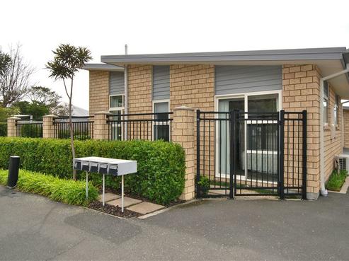 1/43 Main Road, Redcliffs