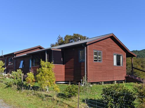 58 Frost Road, Hira