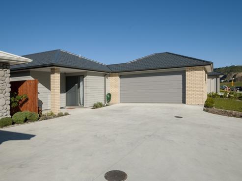 1383 High Street, Taita