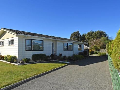 25 Reading Street, Greytown