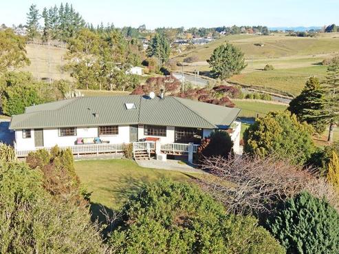 104 Parsons Road, Weston