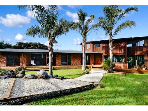 123 Stoney Creek Drive, Waitakere