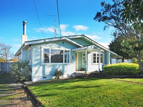 18 William Benton Street, Featherston