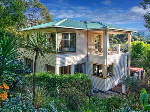 753 West Coast Road, Oratia