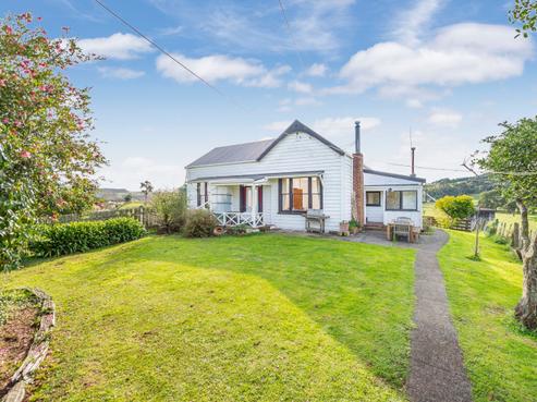 1352 State Highway 16, Waimauku