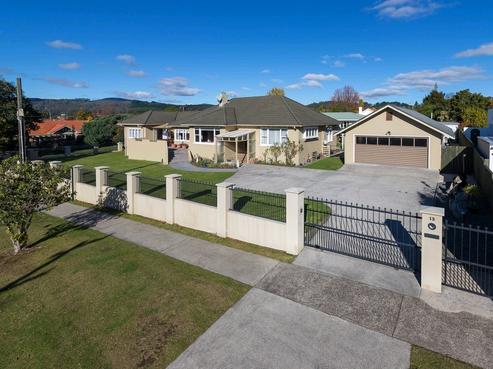 12 High Street, Glenholme