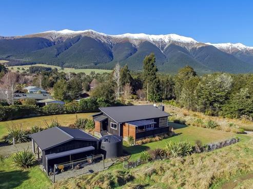 43 MAIN Road, St Arnaud
