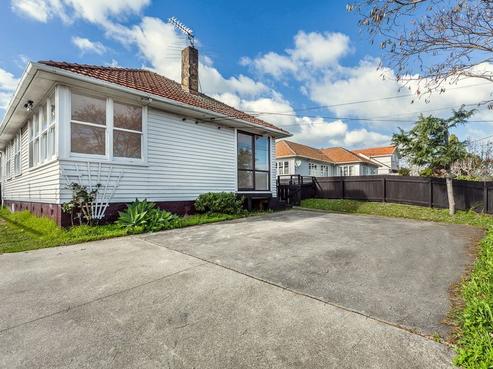 104A Lake Road, Belmont