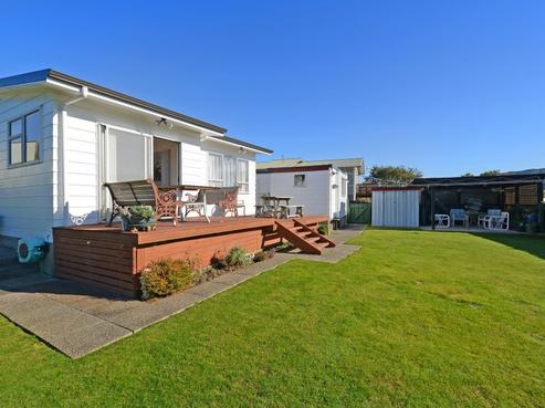 16 Greenwich Grove, Stokes Valley
