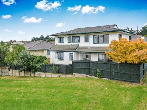 6/7 Marbeth Court, Botany Downs