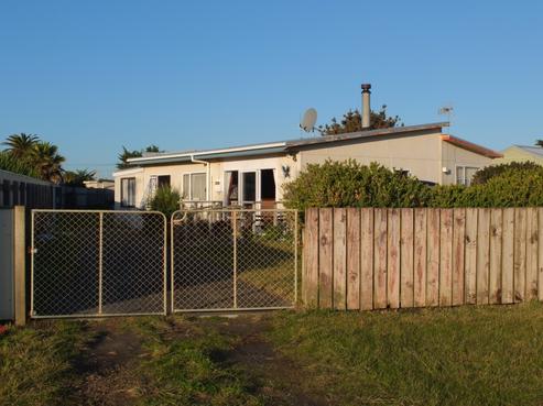 11 Kauwhata Street, Himatangi Beach