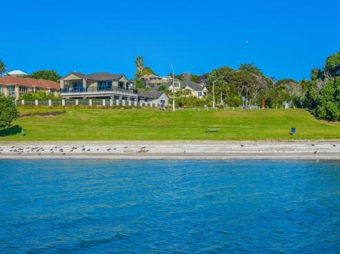 9 Omana Beach Road, Maraetai