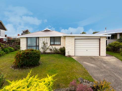 1 Estuary Crescent, Fairfield