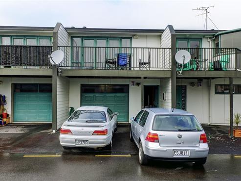 2/11 Bryce Lane, Hamilton Central