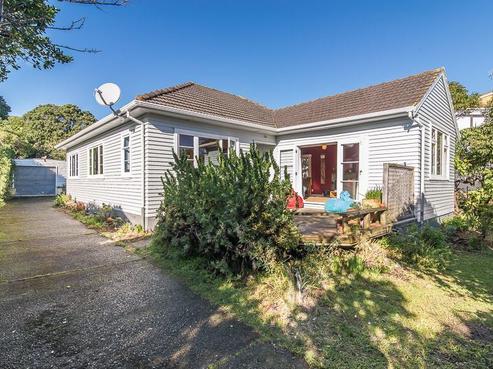 132 Wellington Road, Paekakariki