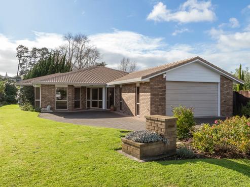 33 Headcorn Place, Botany Downs