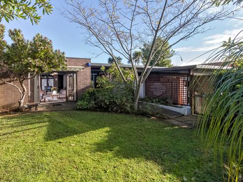 5 Booralee Avenue, Botany Downs