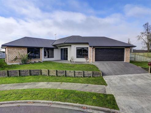 4 Shirley Place, Huntington