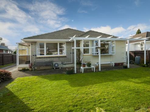 2/33 Mabey Road, Avalon
