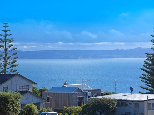 71 Pacific Parade, Army Bay