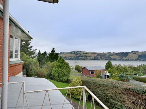 122 Manapouri Street, Maia