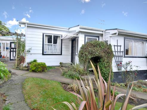 220 Pine Hill Road, Dalmore