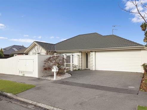 2 Leander Street, Northcote