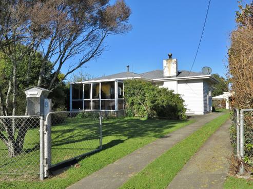 8 Lake Crescent, Takaka