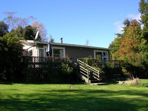 2 Cashmere Bay Road, Moana / Lake Brunner
