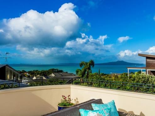 2/63 Castor Bay Road, Castor Bay