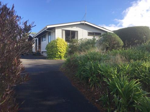 10 Pine Ridge Terrace, Waikanae Beach