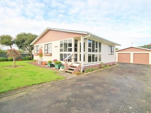 10 Cousins Avenue West, Foxton Beach
