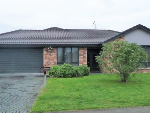 32 Wiltshire Drive, Huntington