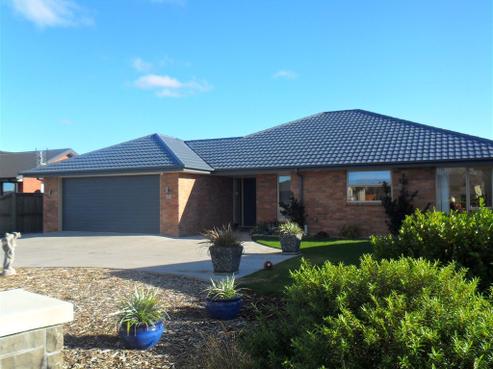 14 Charlesworth Drive, Allenton