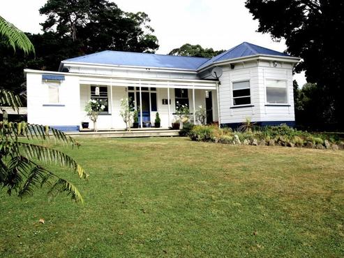 490 River Road, Woodville
